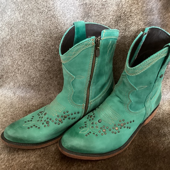 Liberty Black Green Leather Rivet Design Western Zip Up Boots - Picture 9 of 10